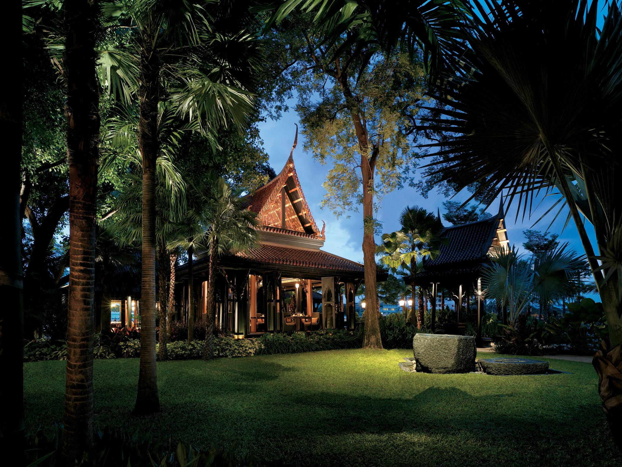 Shangri-La Bangkok Hotel Exterior photo